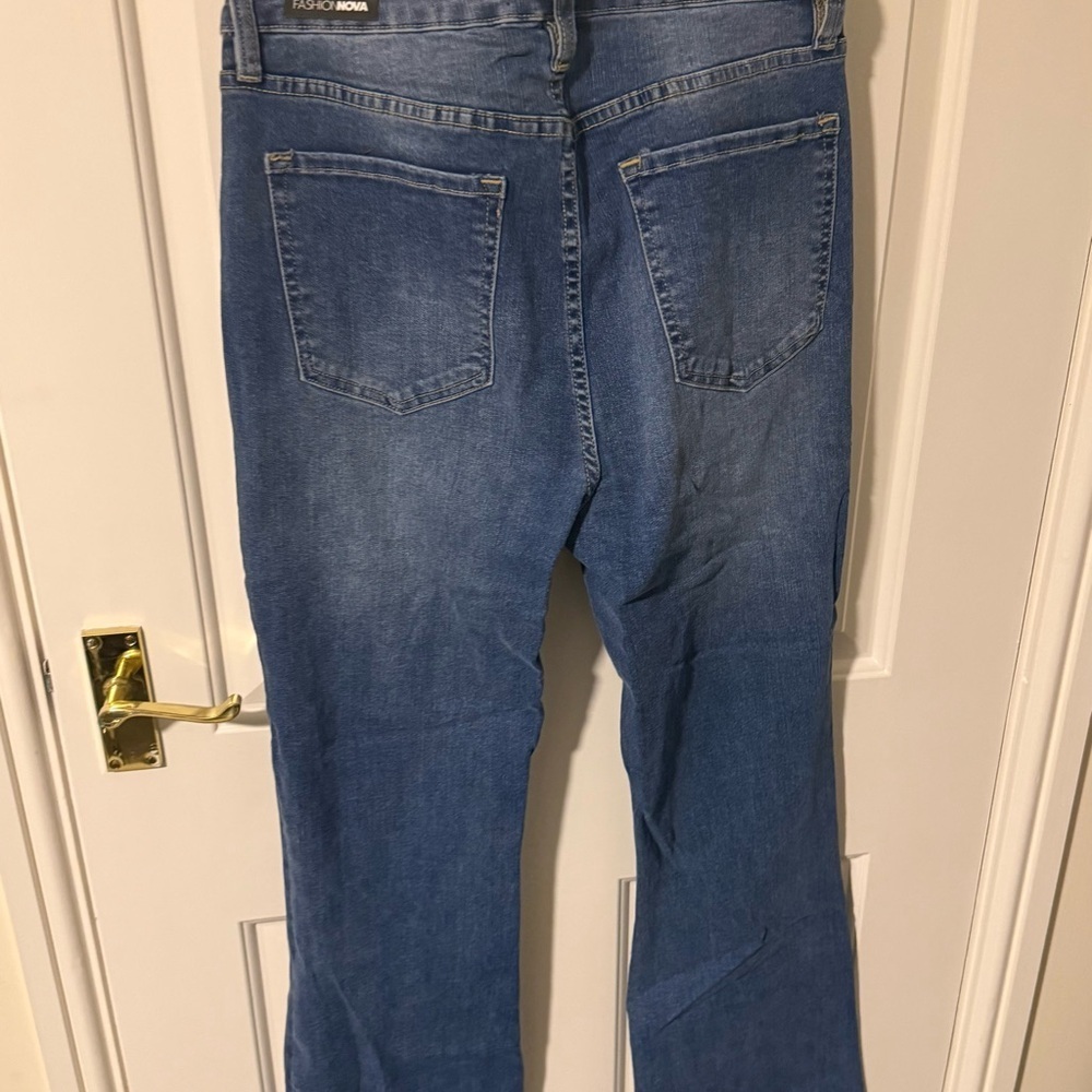 2/$35 Fashion Nova Affair Of The Flare Stretch Jeans - Medium Blue Wash sz 13 - Picture 4 of 8